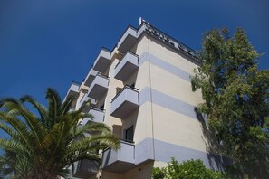 Fachada de la propiedad