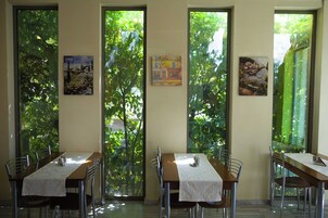 Desayuno buffet todos los días (con cargo)