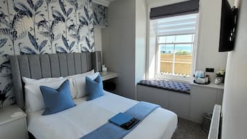 Blackout curtains, free WiFi, bed sheets