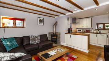 Superior Cottage, Private Bathroom (Montgomery's Coach House) | Lounge