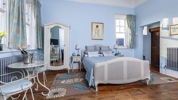 Dobbeltrom, eget bad (The Agent's Office - King)