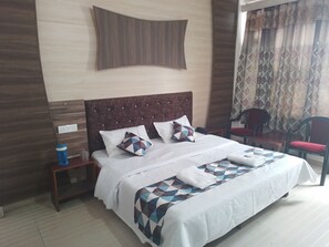 Phòng Deluxe | Két bảo mật tại phòng 