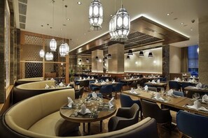 Daily buffet breakfast (TRY 120 per person)