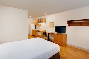 Desk, laptop workspace, iron/ironing board, free WiFi - WoodSpring Suites Lake Charles (Lake Charles)
