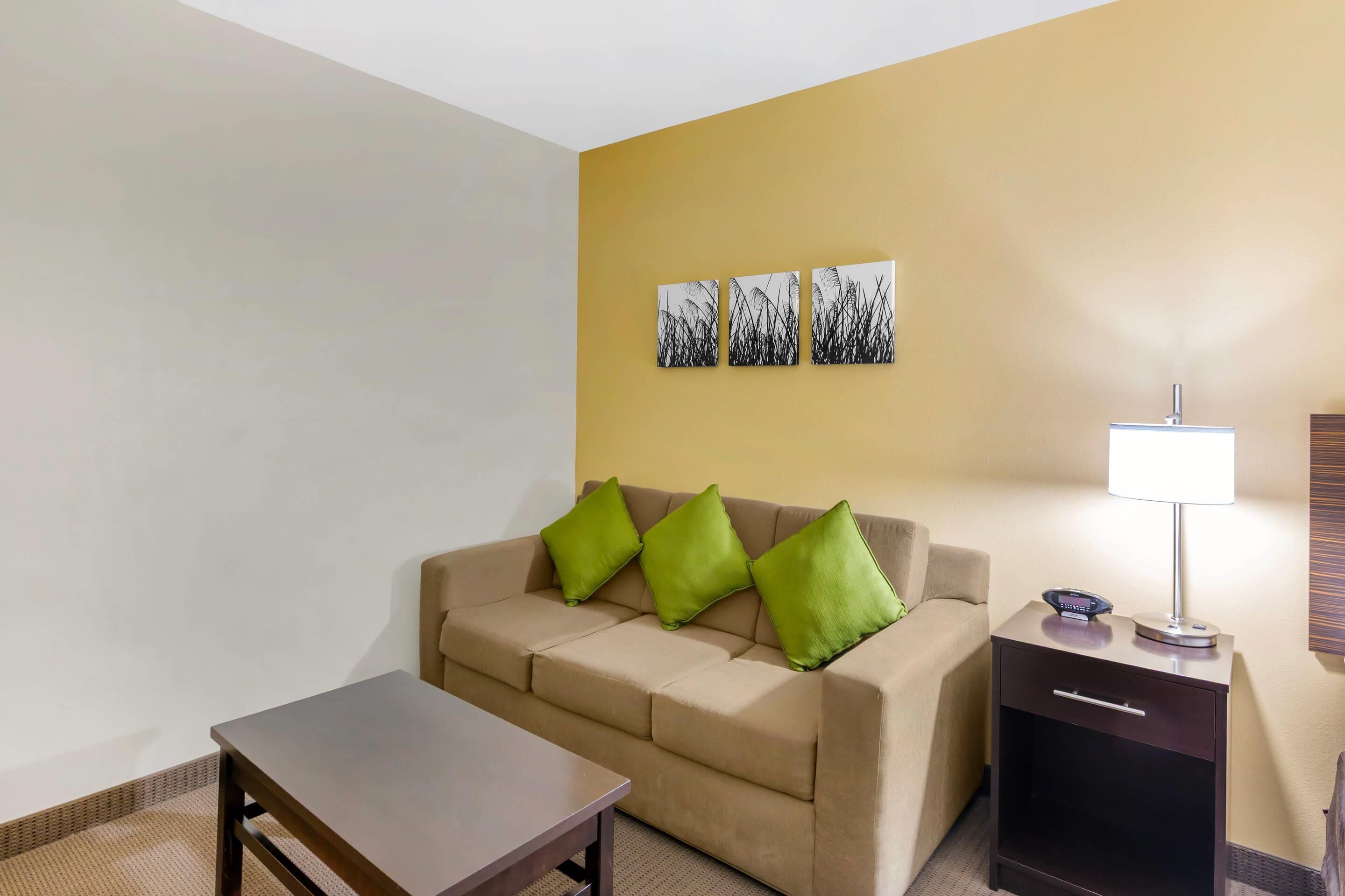 suite, 1 king bed, accessible, non smoking | pillow-top beds, desk, blackout curtains, iron/ironing board