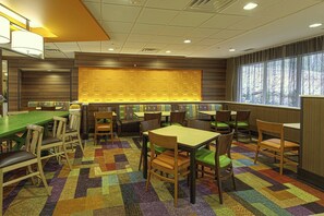 Free daily buffet breakfast - Fairfield Inn & Suites Meridian (Meridian)