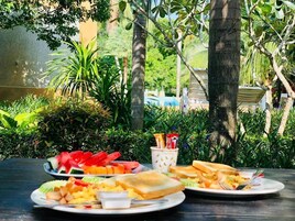 Daily continental breakfast (THB 250 per person)