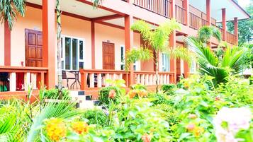 Individually decorated, individually furnished, desk, free WiFi