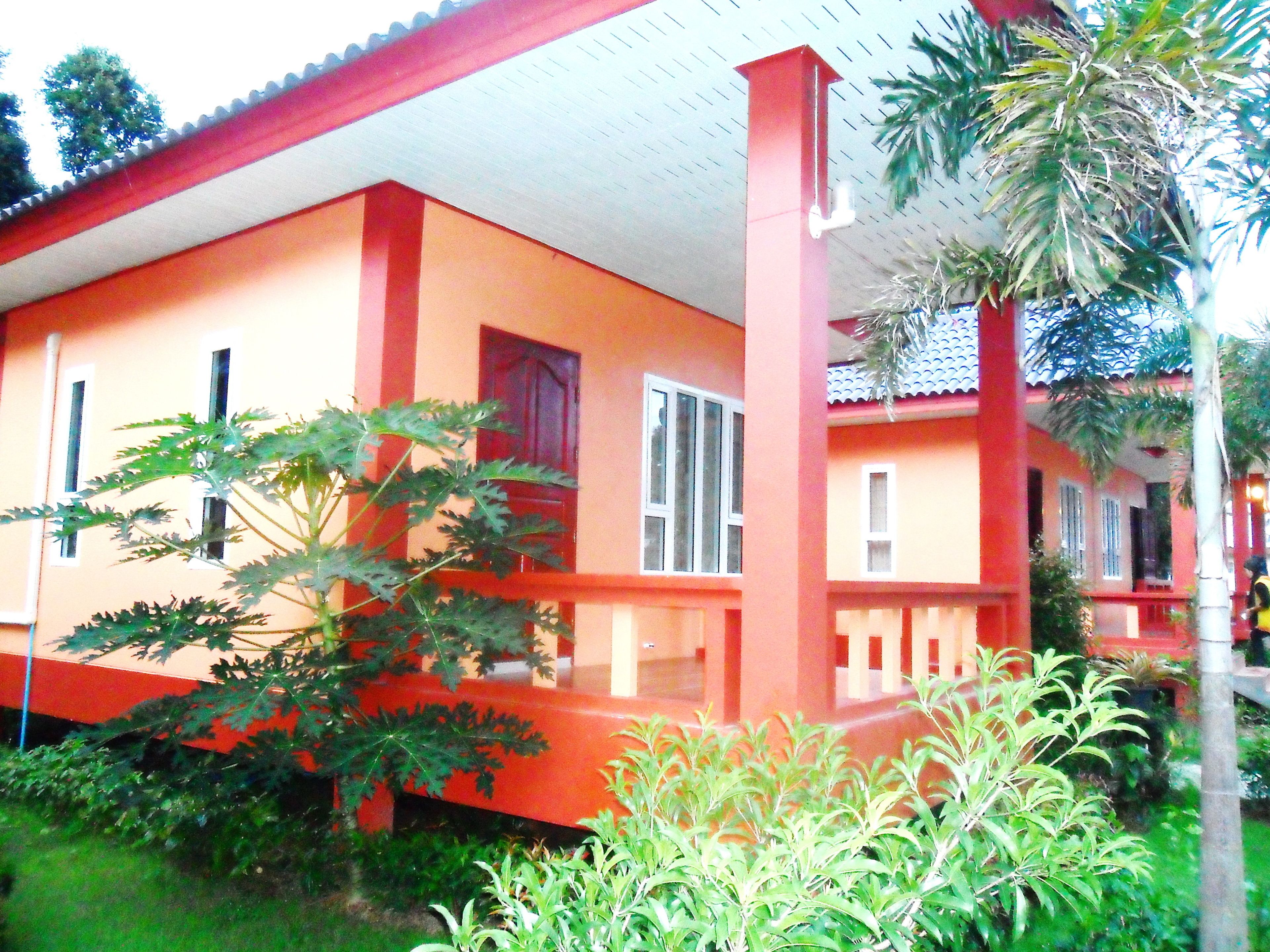 deluxe bungalow, 1 double bed, garden view | 1 bedroom, individually decorated, individually furnished, desk