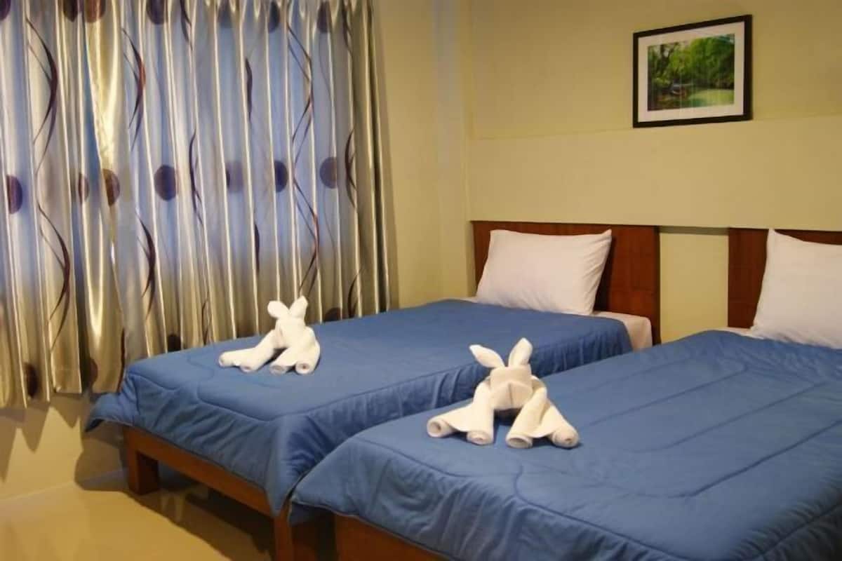 Minibar, blackout drapes, rollaway beds, free WiFi