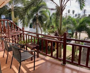 Phòng đôi, ban công, quang cảnh thành phố | Khu ẩm thực ngoài trời