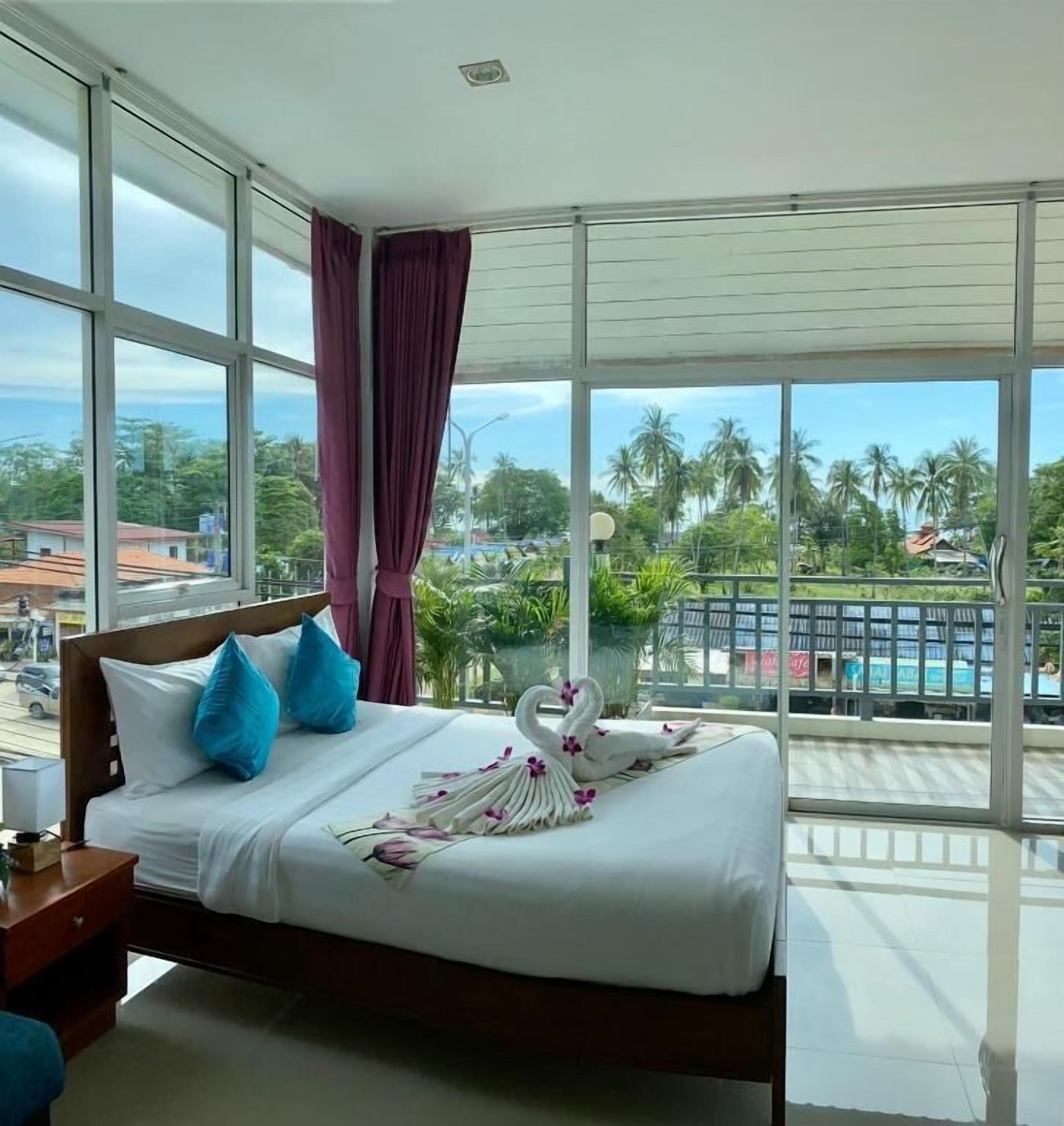 Family Room, Balcony, Partial Sea View