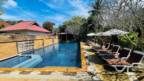 Outdoor pool, pool loungers