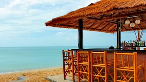 Bar (on property) - Peace Paradise Beach (Ko Lanta)