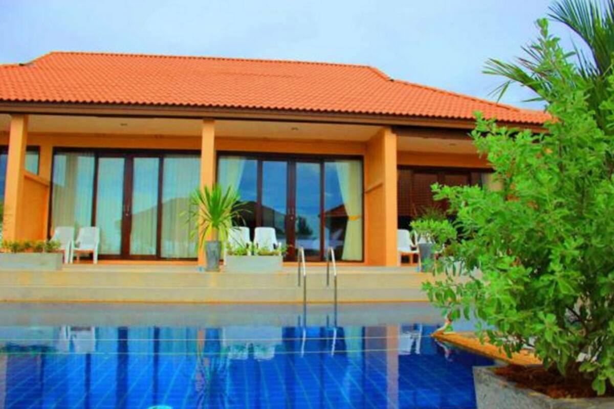 Deluxe Oda, Havuz Kullanımı | Minibar, odada kasa, masa, beşik/çocuk yatağı