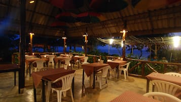 Serviço de café da manhã, culinária tailandesa, vistas para a praia