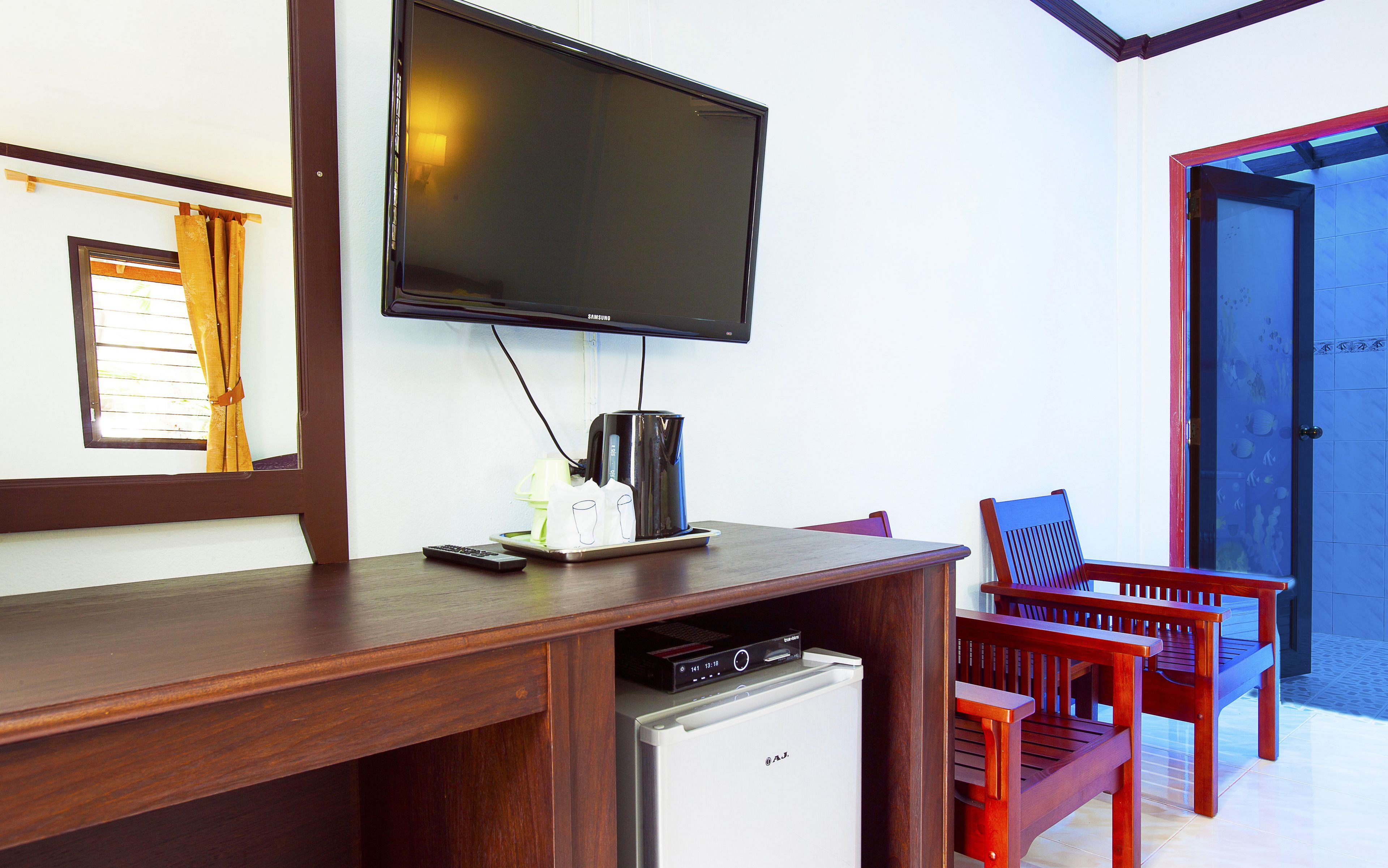 deluxe triple room (family bungalow air-condition) | coffee and/or coffee maker