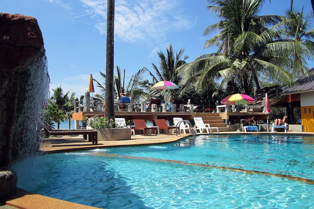 Lanta Il Mare Beach Resort