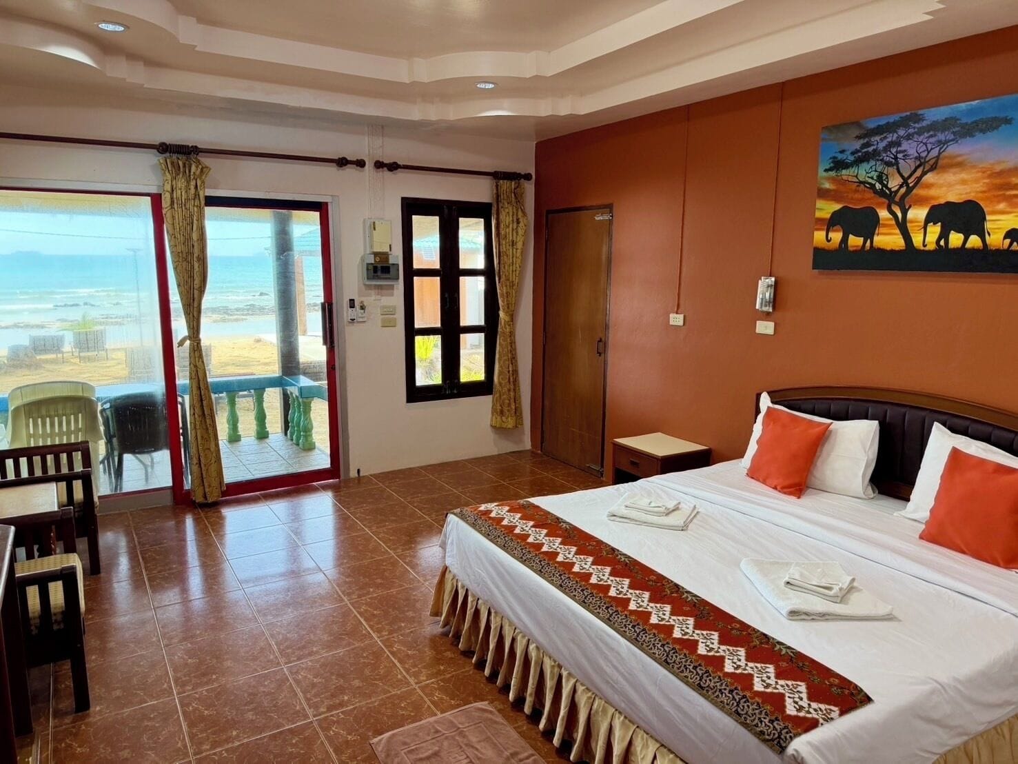 24-英寸电视（配备有线频道）