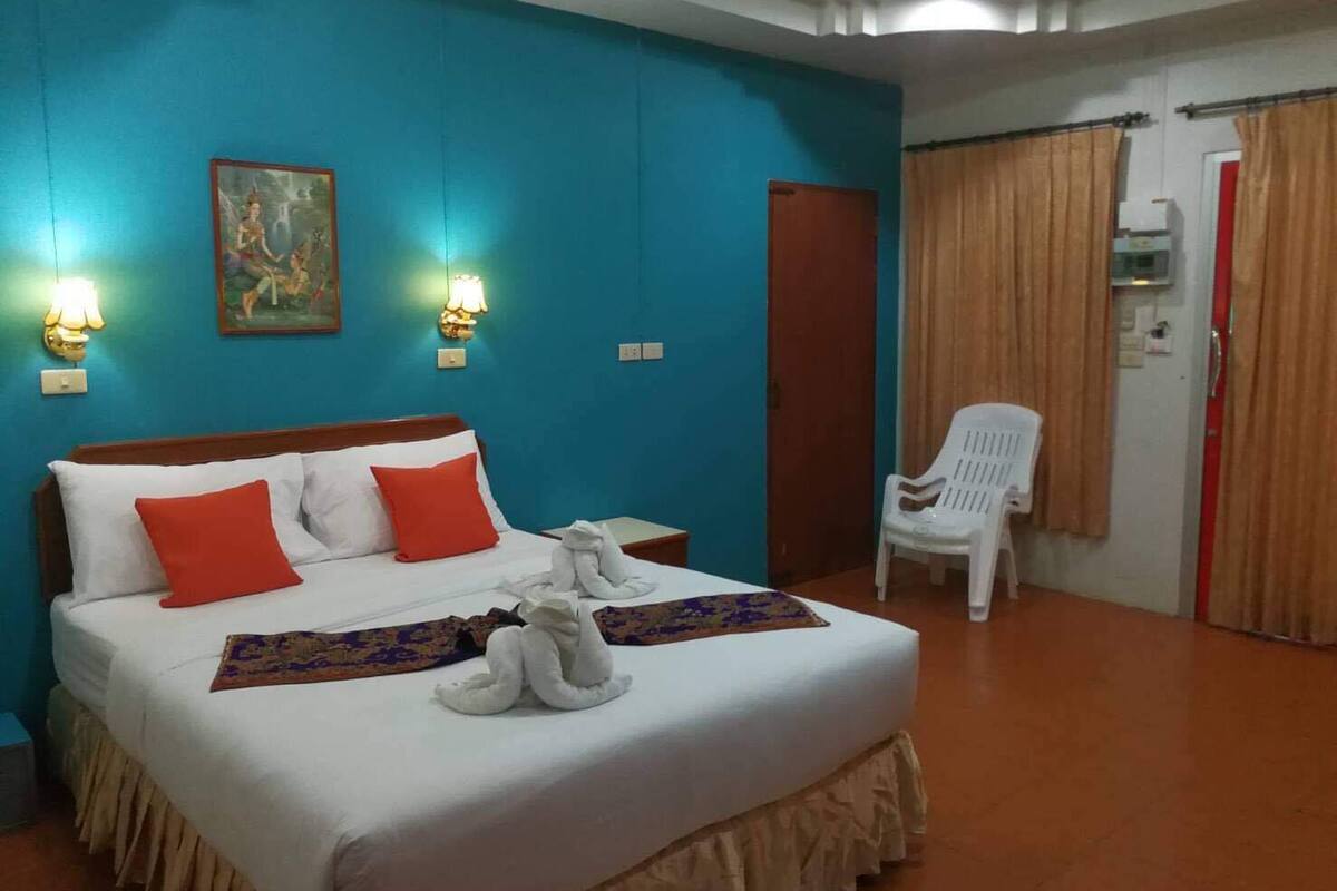 Bungalow, pemandangan kebun | Brankas, meja kerja, tempat tidur lipat/tambahan, dan Wi-Fi gratis