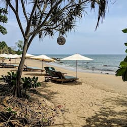 Spiaggia privata, lettini da mare, ombrelloni, teli da spiaggia