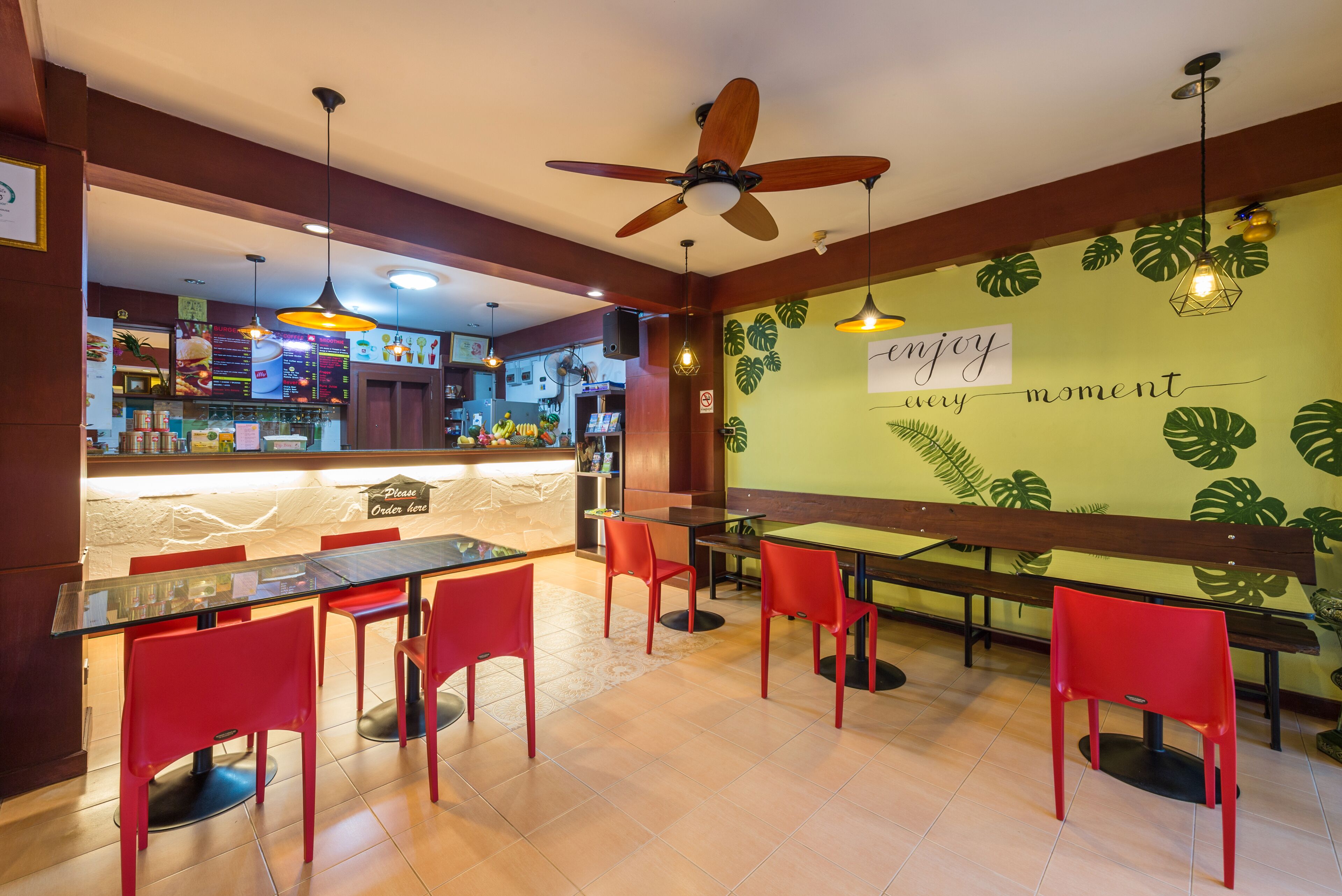 breakfast, lunch, dinner served; thai cuisine