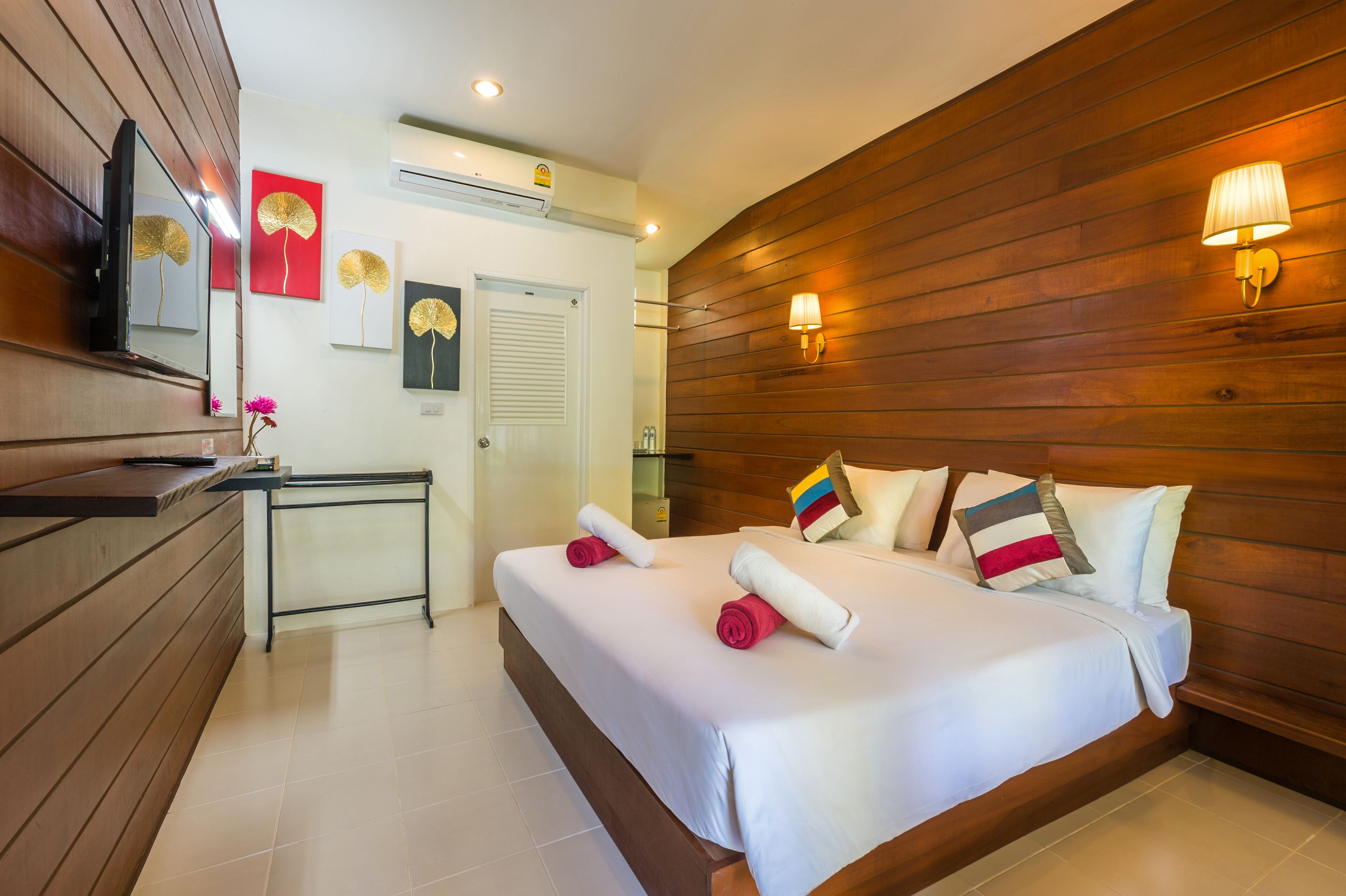 cabin double room | in-room safe, desk, free wifi