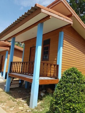 Bungalow, Garden View,No Beach Across The Road  | Terras