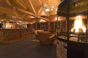 2 restaurantes, é servido almoço