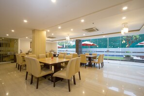 Outdoor banquet area - MarsCity Hotel (Denpasar)