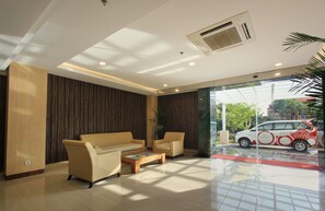 Lounge - MarsCity Hotel (Denpasar)