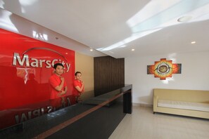 Lobby - MarsCity Hotel (Denpasar)