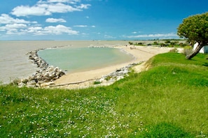 View from property - Hôtel La Chaloupe (Port-des-Barques)