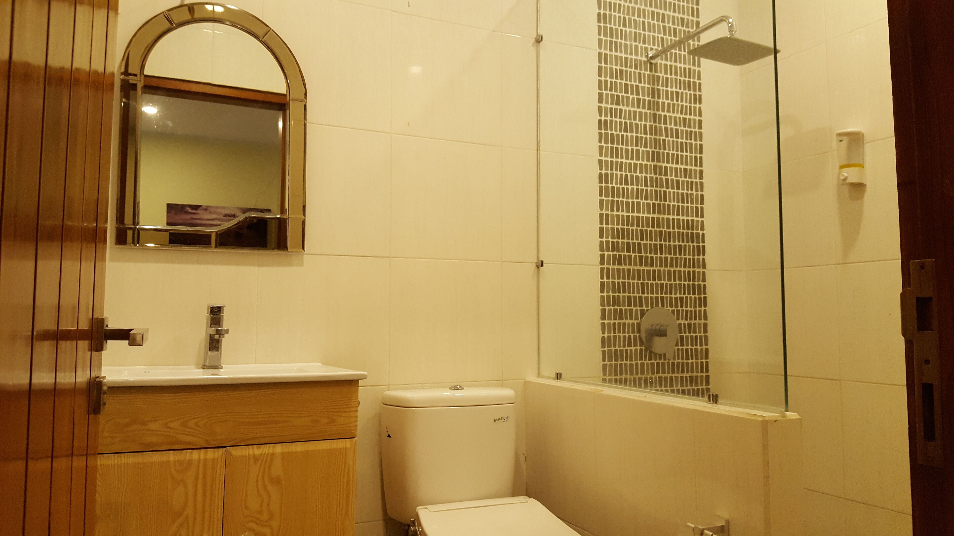 economy twin room, multiple beds | bathroom | shower, rainfall showerhead, hair dryer, bidet