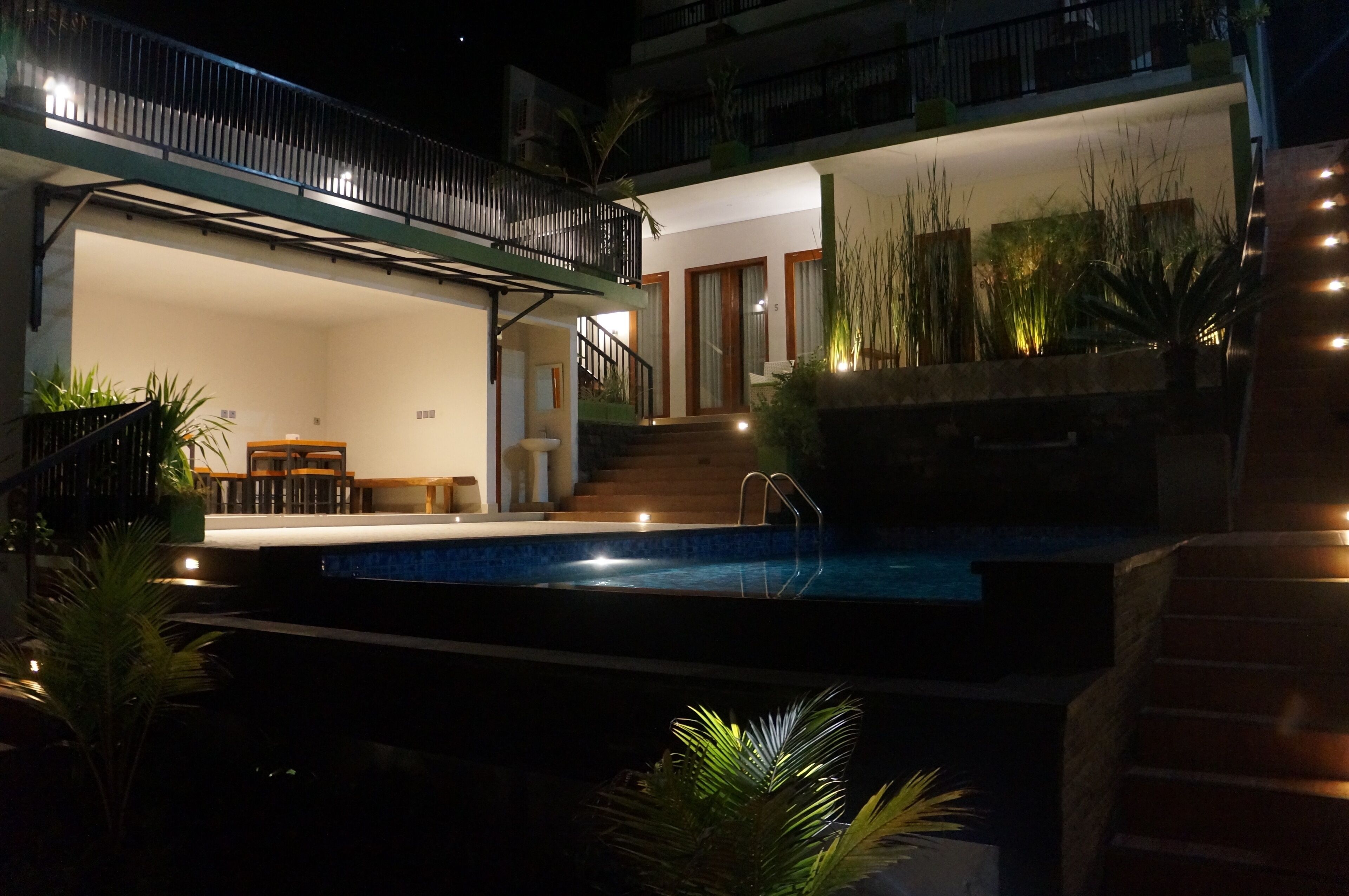 junior studio suite, 1 king bed, pool view | terrace/patio