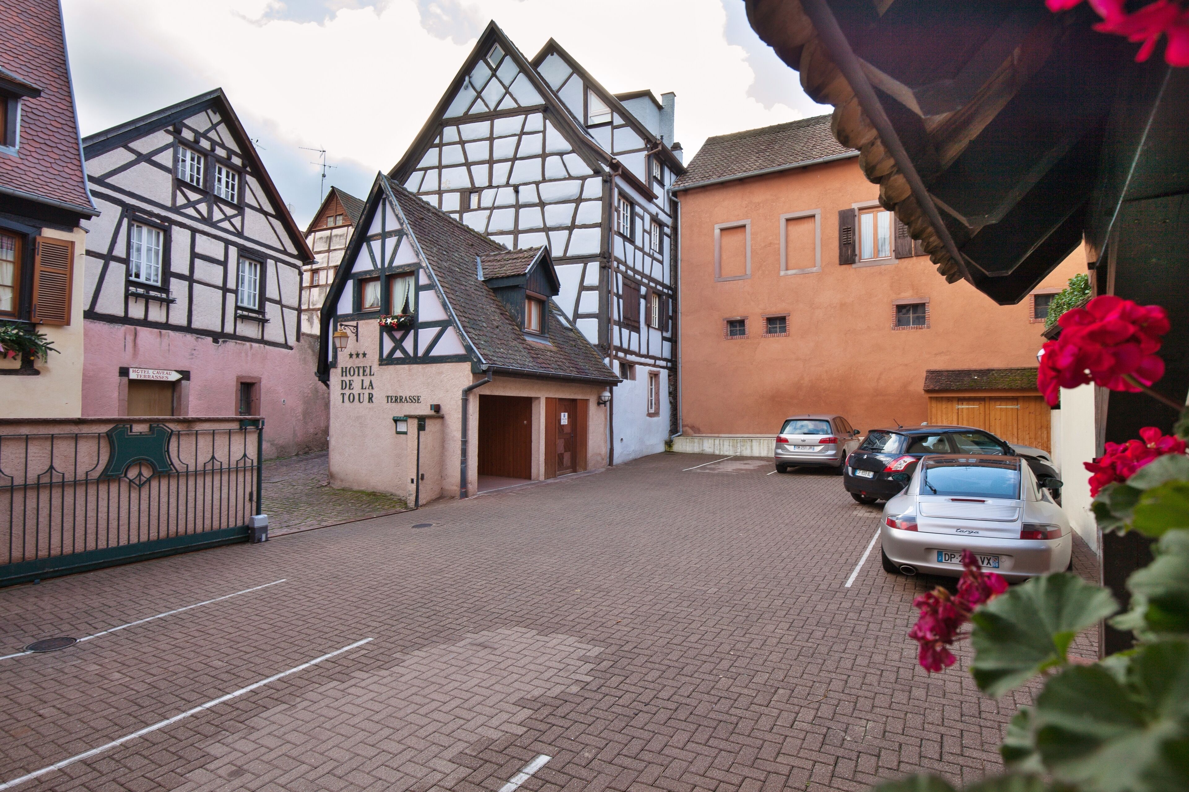 self-parking (surcharge) 10 per day