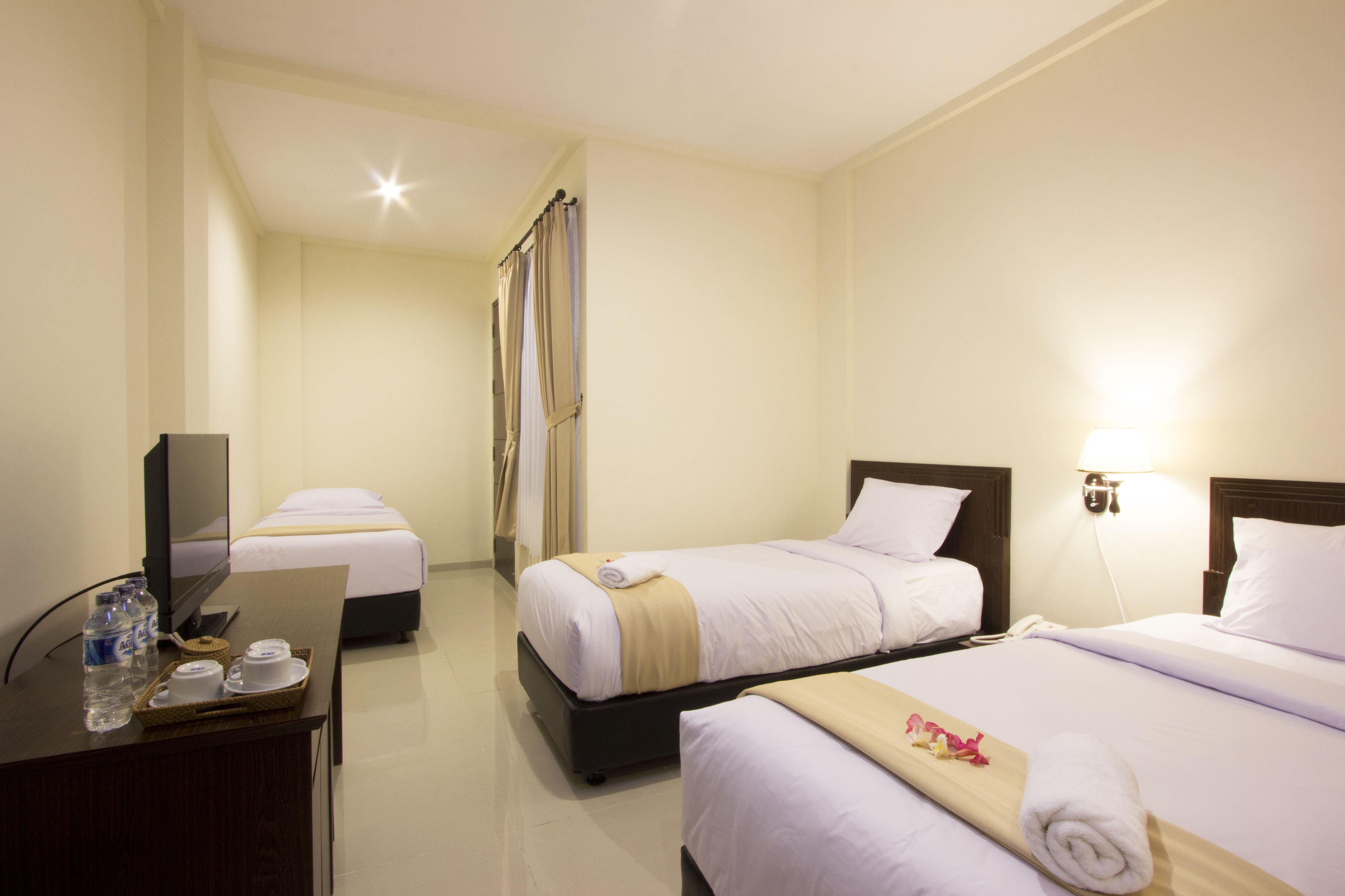superior corner "free one way airport transfer" | in-room safe, desk, iron/ironing board, rollaway beds