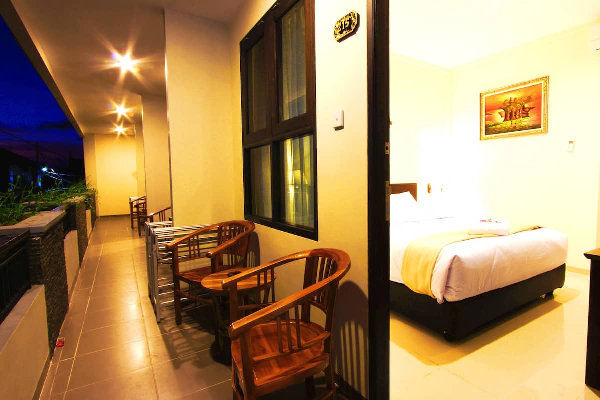 superior city view "free one way airport transfer" | view from room