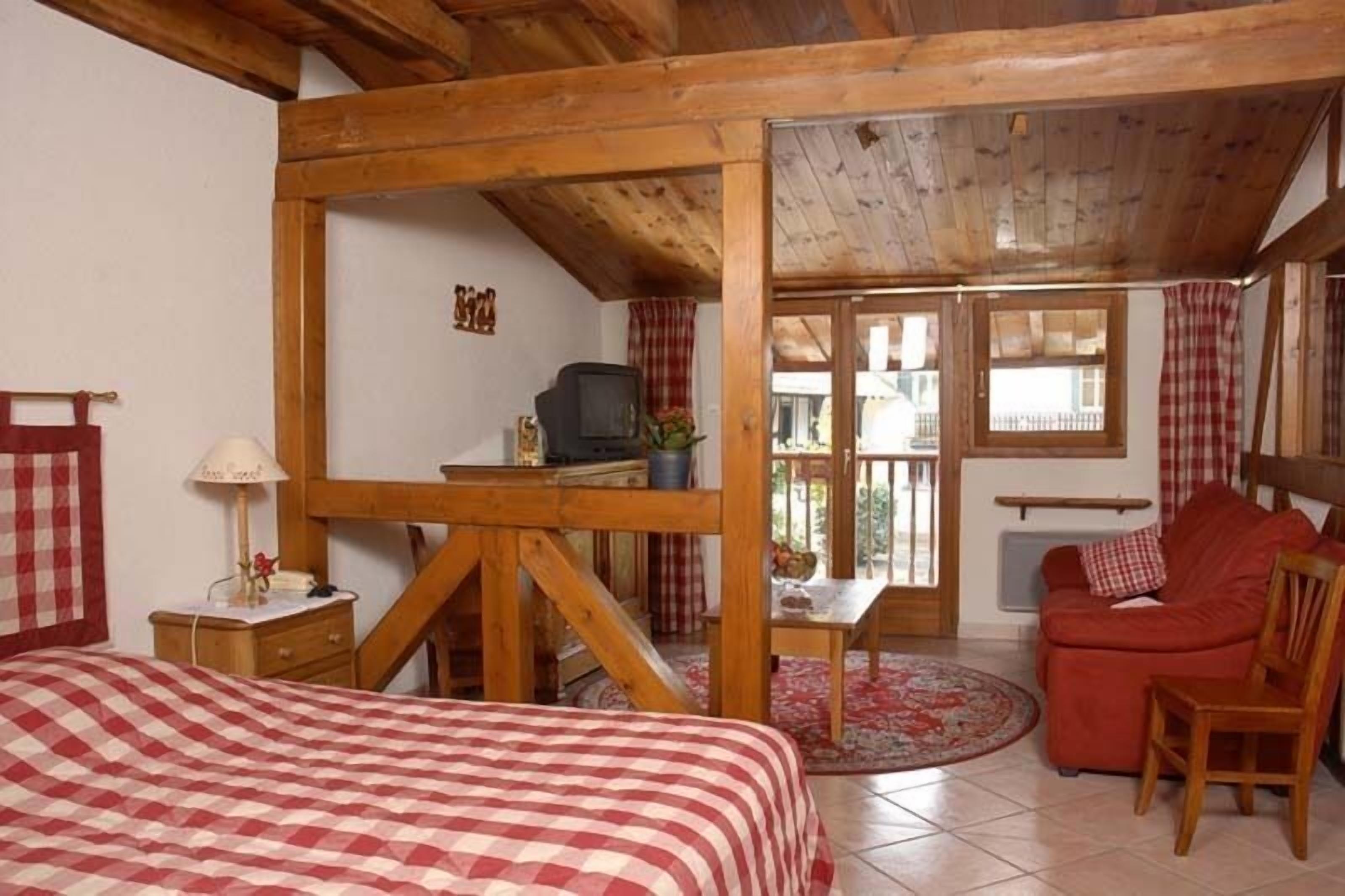 individually decorated, free wifi