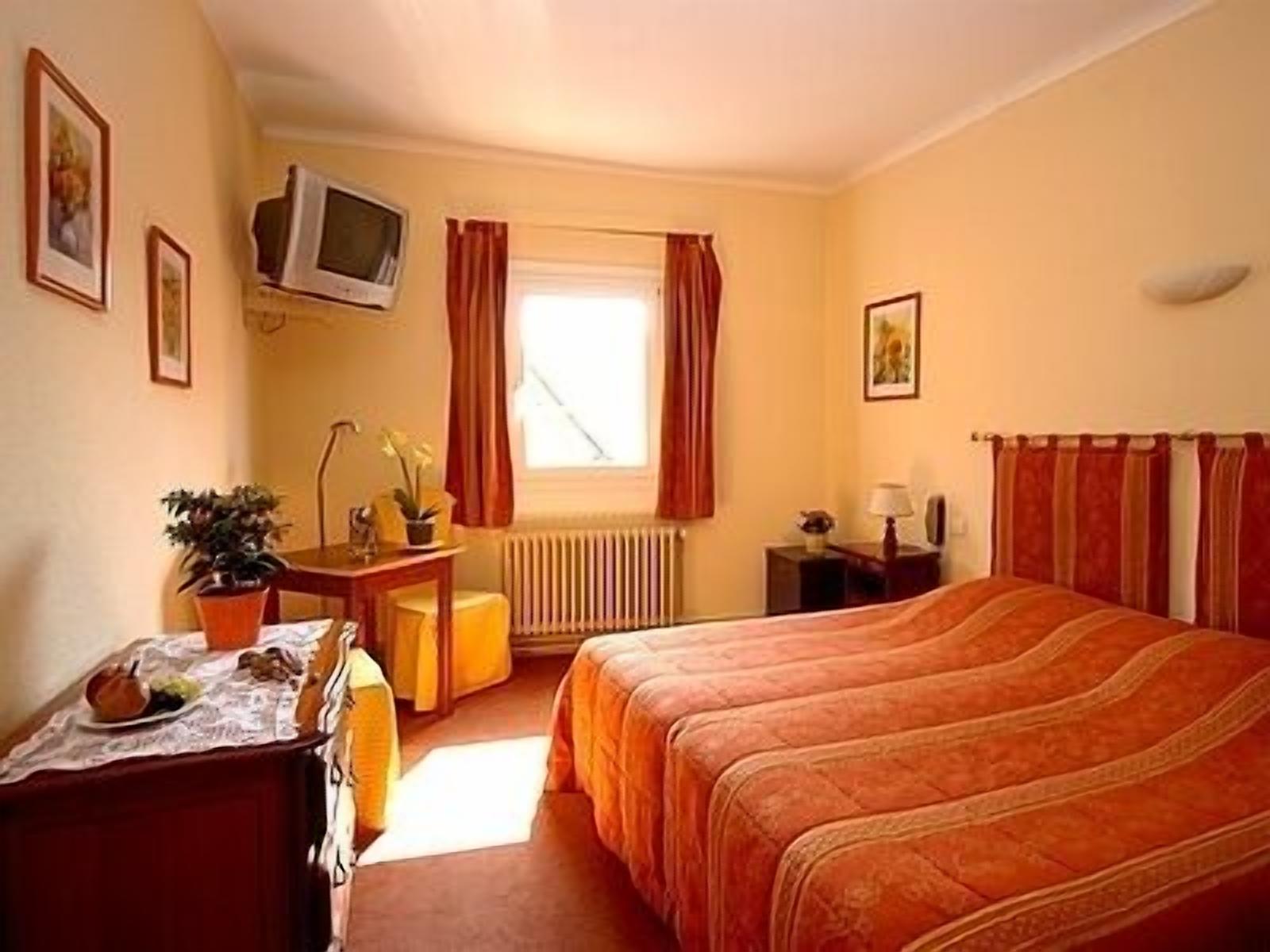 individually decorated, free wifi