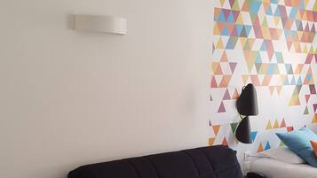 高級寢具、書桌、遮光布/窗簾、隔音