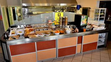 Daily buffet breakfast (EUR 11.5 per person)