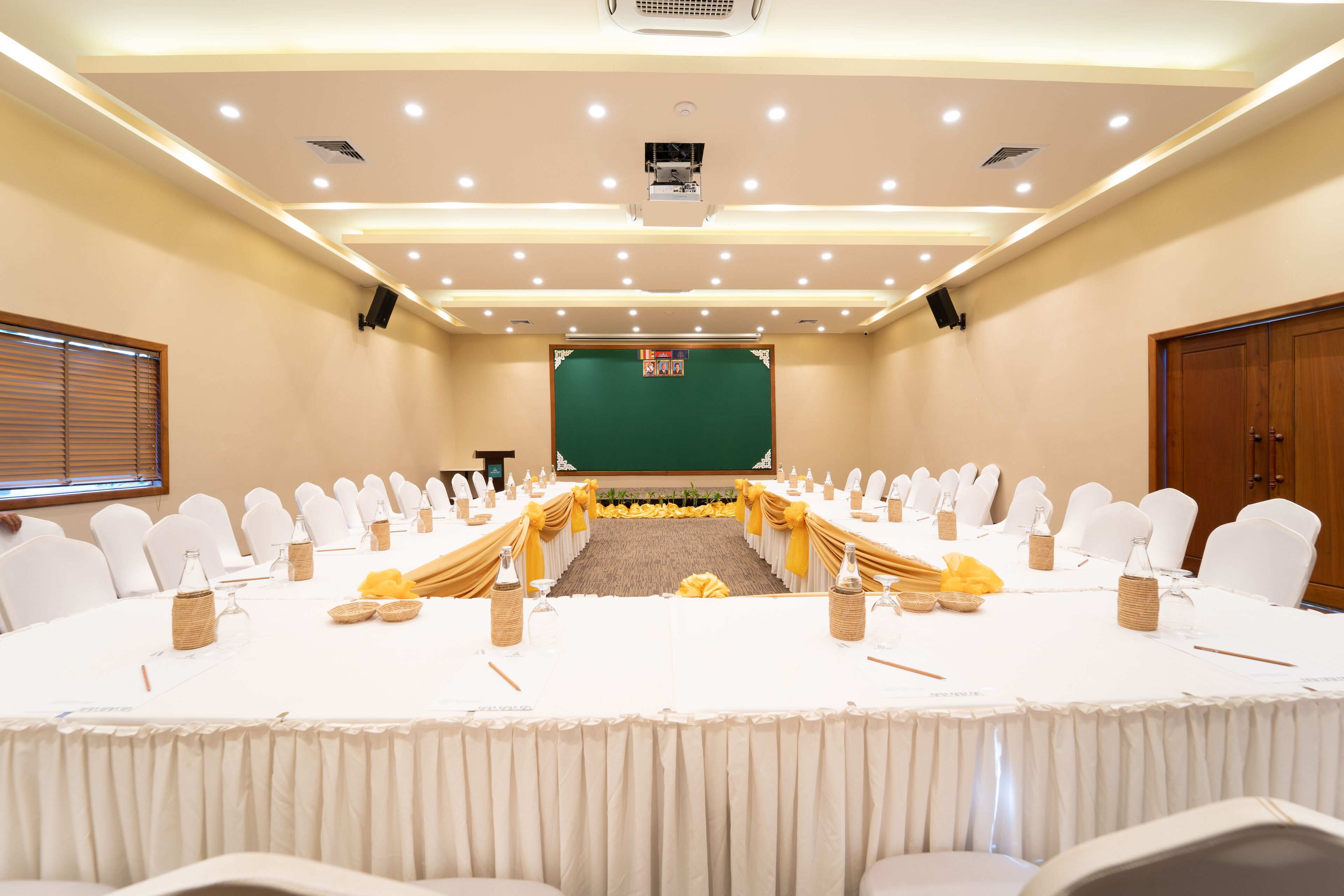 ropes course (team building)