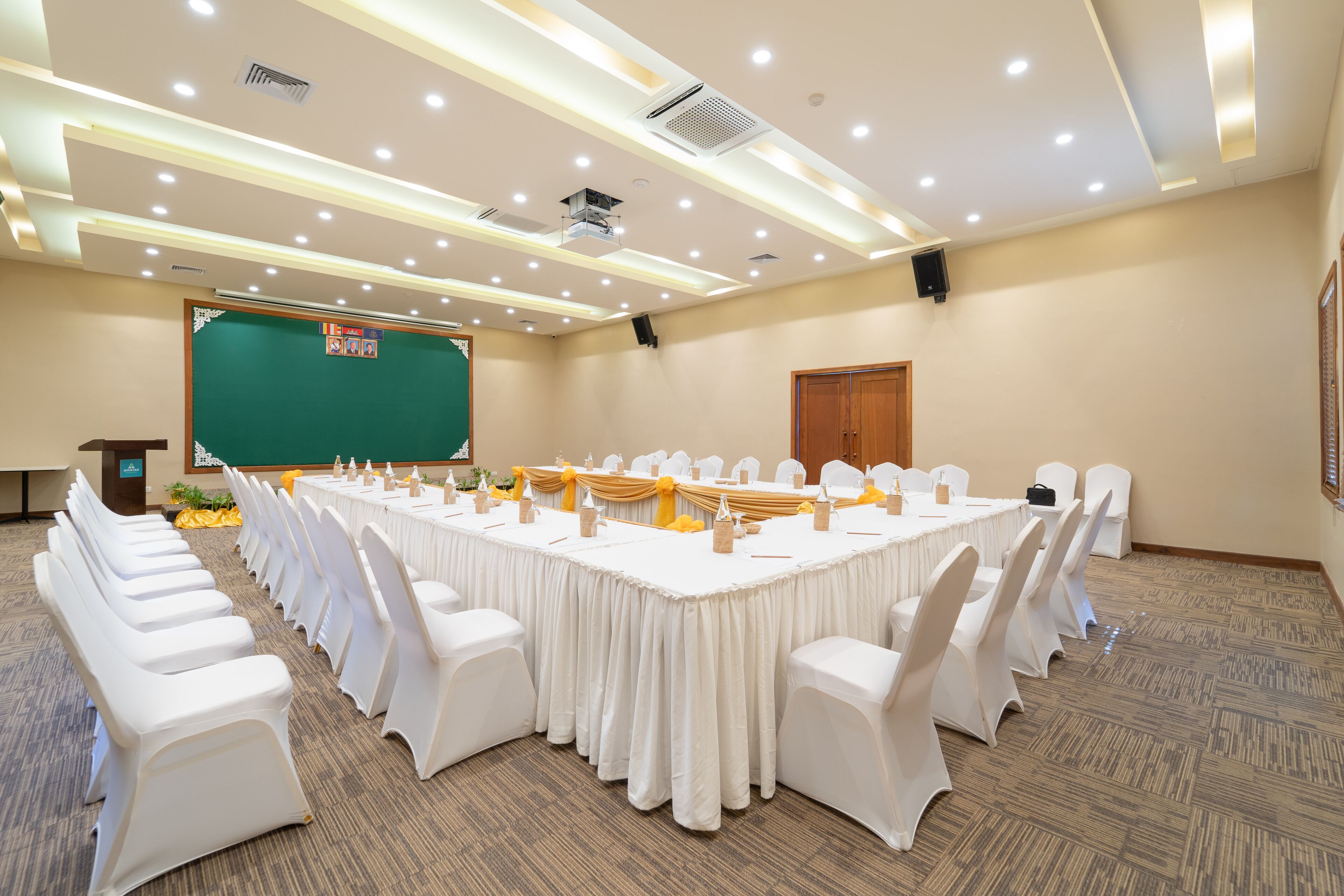 ropes course (team building)