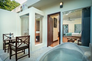 Deluxe Double Room | Terrace/patio