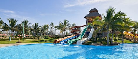 3 outdoor pools, open 8:00 AM to 7:00 PM, pool umbrellas, sun loungers