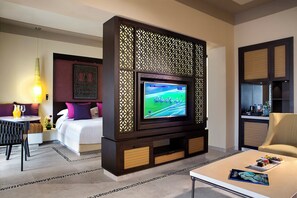 Hypo-allergenic bedding, pillowtop beds, in-room safe, desk - Salalah Rotana Resort (Salalah)