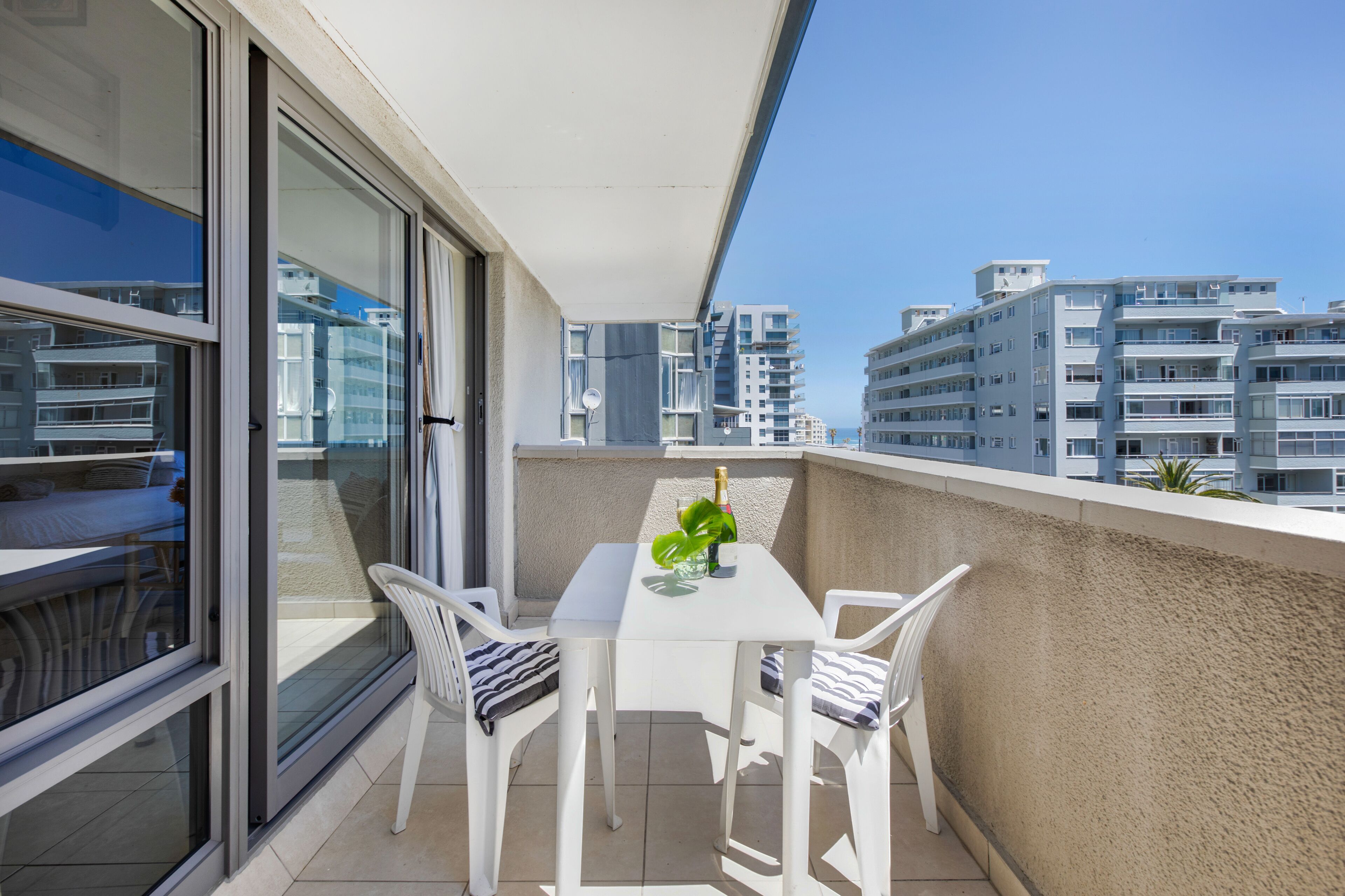 Studio with Balcony | 테라스/파티오