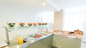Breakfast buffet - Hotel Riviera (Rhodes)