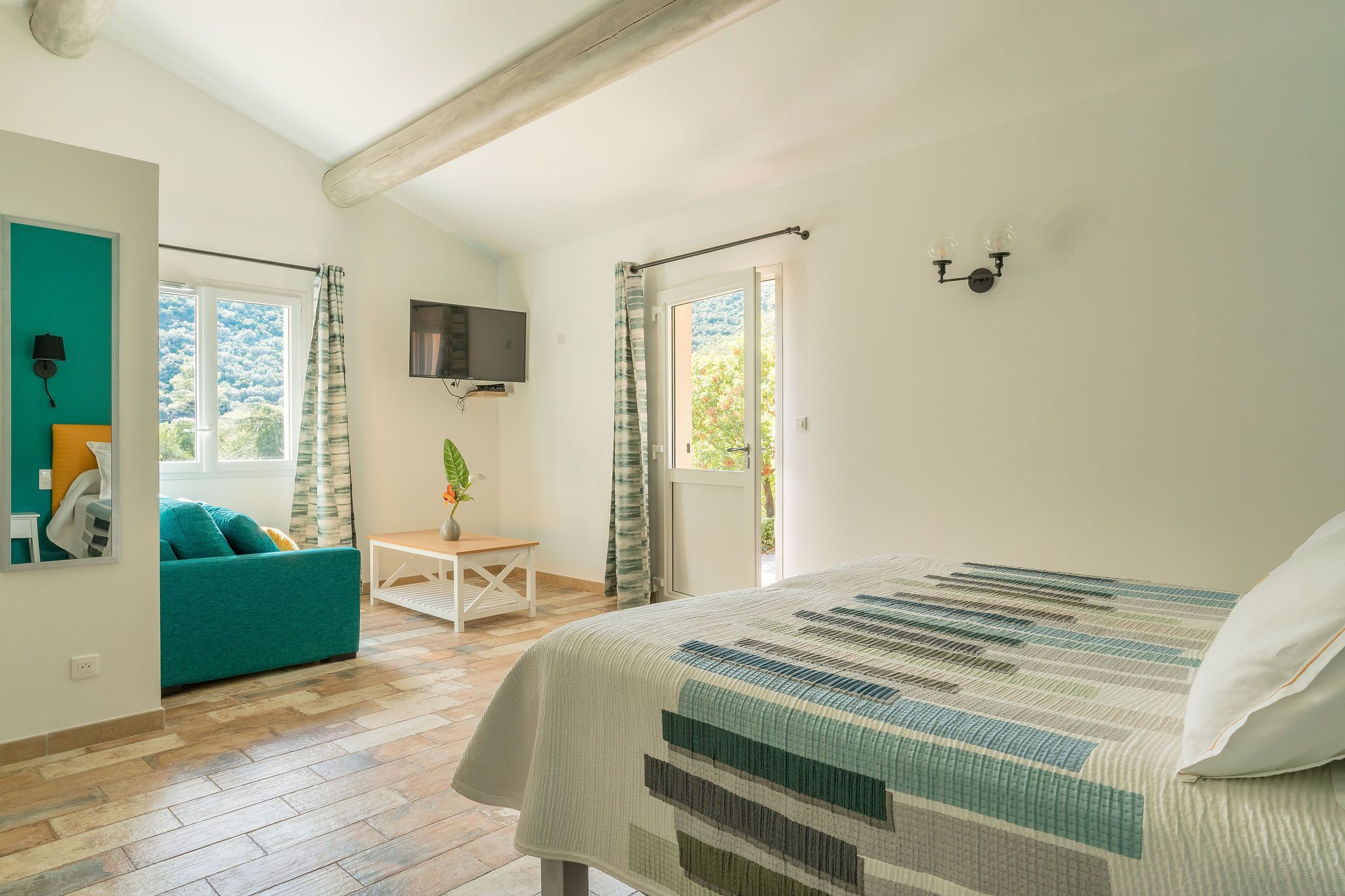 Chambre Double Supérieure | Minibar, coffres-forts dans les chambres, décoration personnalisée